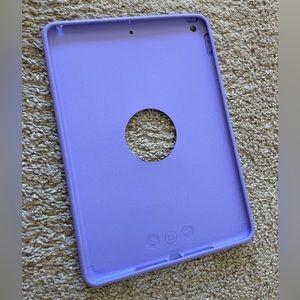 NWT - Lavender Pela iPad Case (iPad 10.2” (9th/8th/7th Gen))